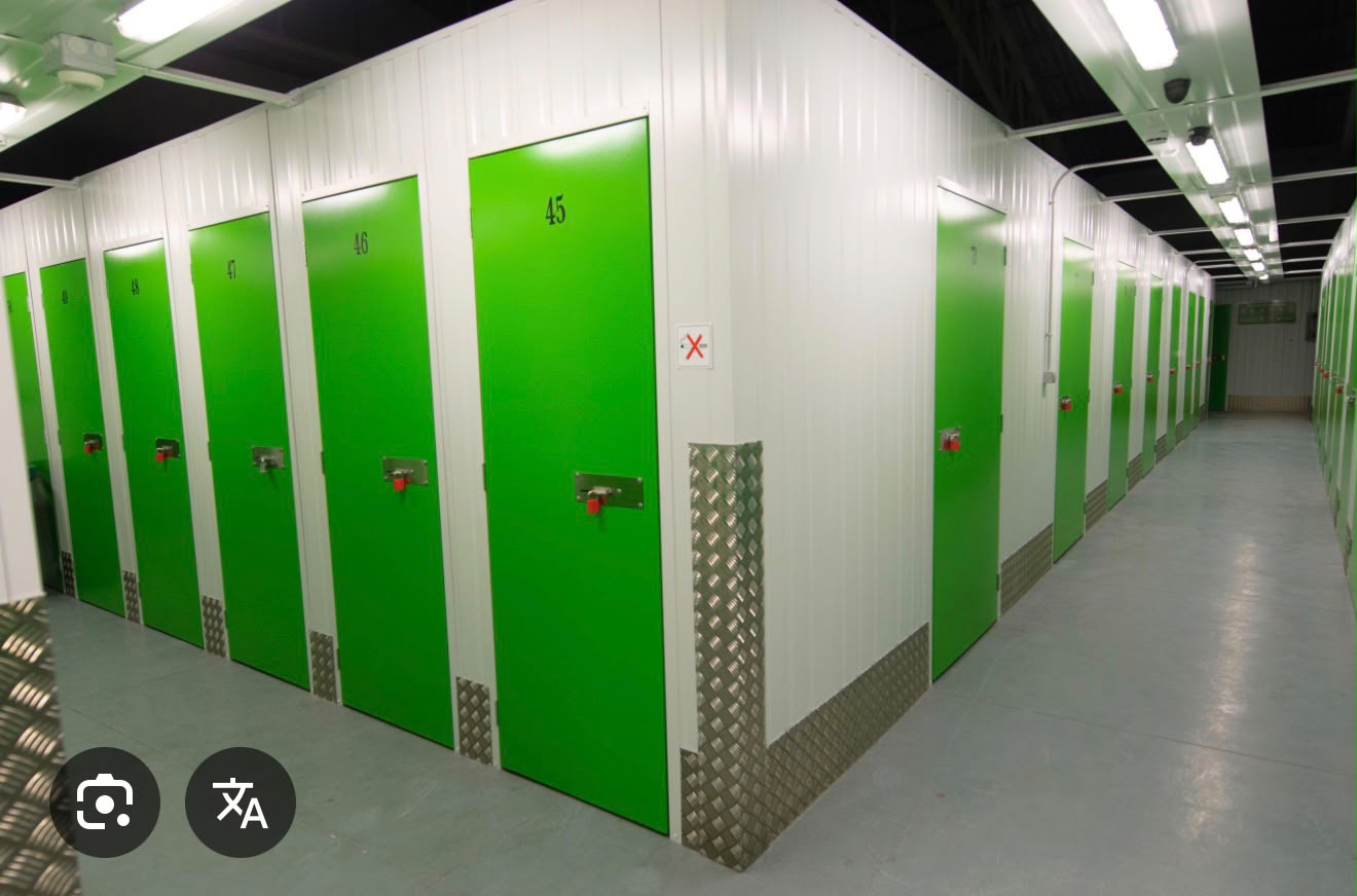 Pasillos y puertas de trasteros CostaBox